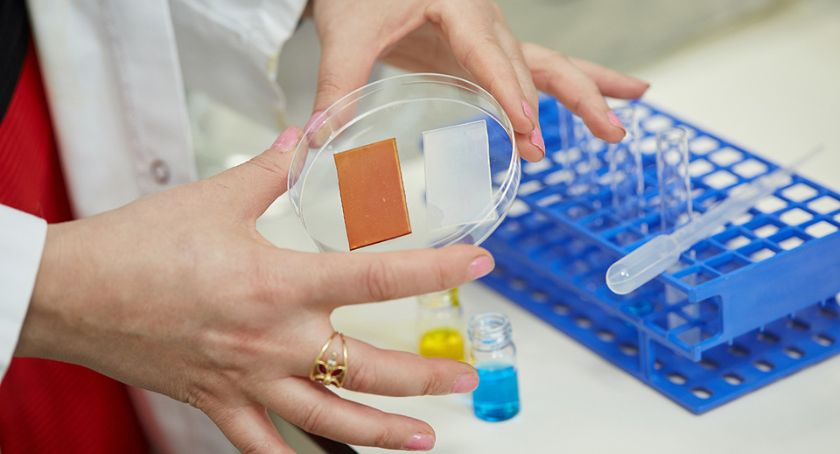 BioInteractions’ TridAnt coated versus uncoated surface.